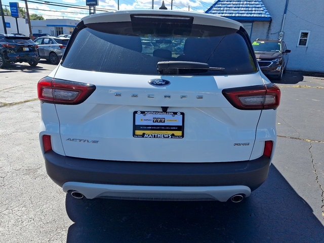 Additional photo of vehicle.