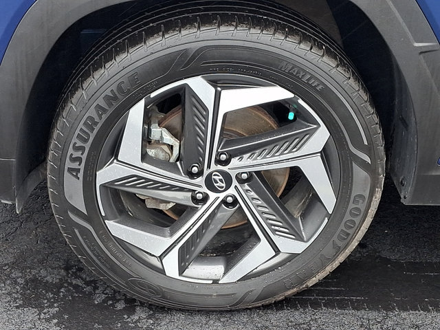 Additional photo of vehicle.