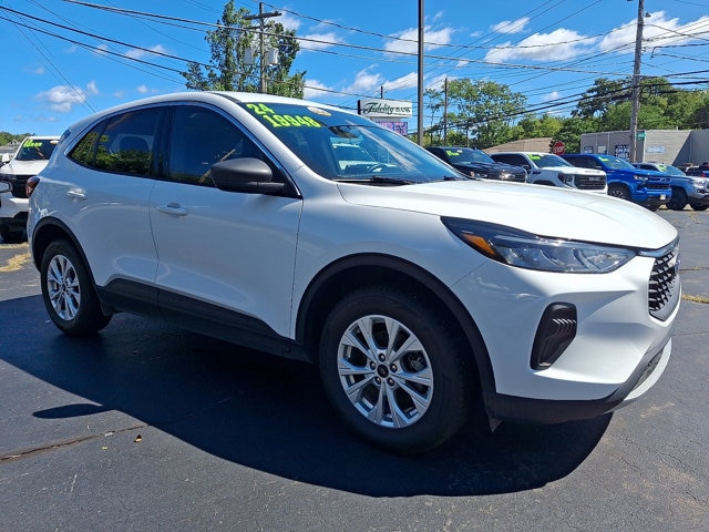 Additional photo of vehicle.