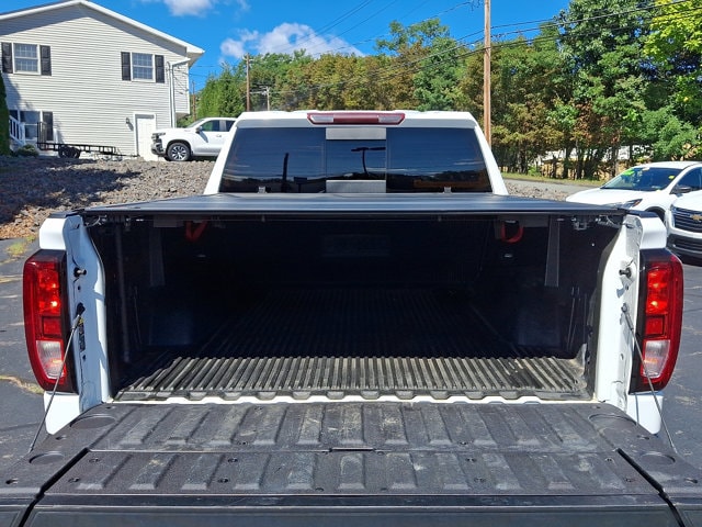 Additional photo of vehicle.
