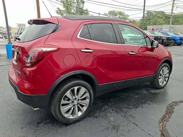 Additional photo of vehicle.