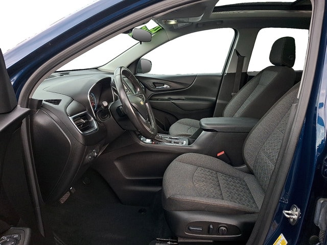 Additional photo of vehicle.