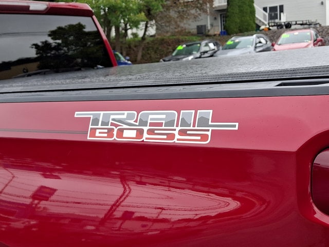 Additional photo of vehicle.