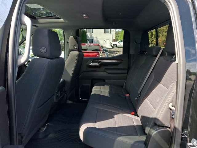 Additional photo of vehicle.