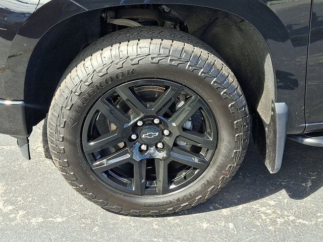 Additional photo of vehicle.