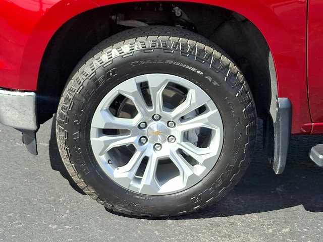 Additional photo of vehicle.