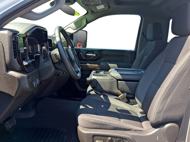 Additional photo of vehicle.