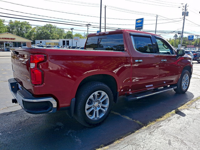 Additional photo of vehicle.
