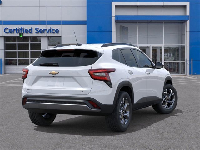 2025 Chevrolet Trax LT photo 4