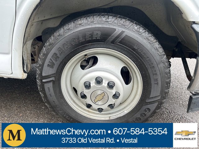 2022 Chevrolet Express 3500 Work Van Cutaway photo 4