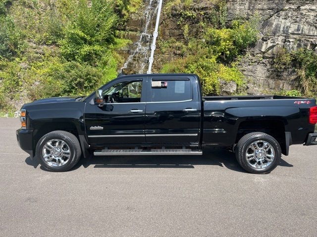 Used 2019 Chevrolet Silverado 2500HD High Country with VIN 1GC1KUEY4KF211691 for sale in Vestal, NY