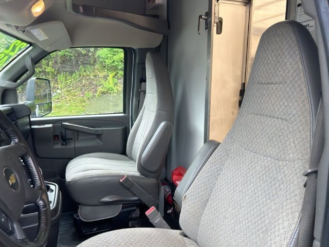 Additional photo of vehicle.