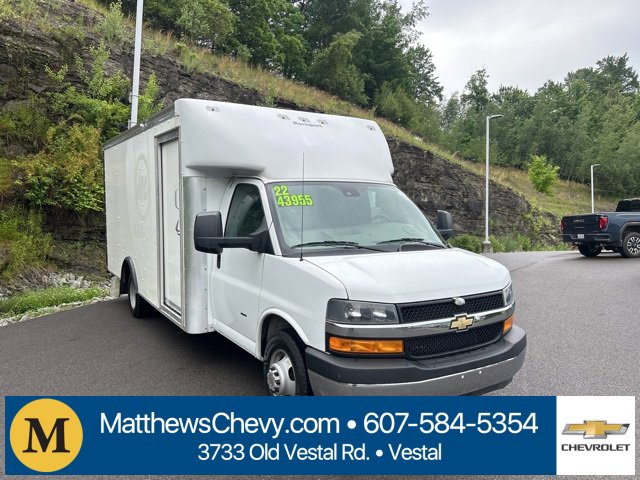 2022 Chevrolet Express 3500 Work Van Cutaway photo 3