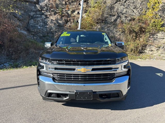 2022 Chevrolet Silverado 1500 LT photo 2