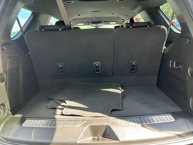 Additional photo of vehicle.