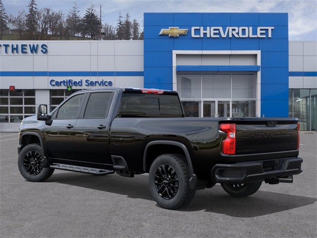 2025 Chevrolet Silverado 3500HD LT photo 3