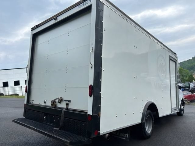 Additional photo of vehicle.