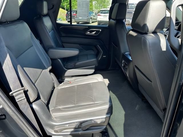 Additional photo of vehicle.