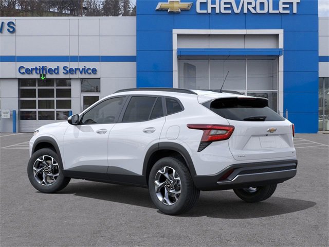 2025 Chevrolet Trax LT photo 3