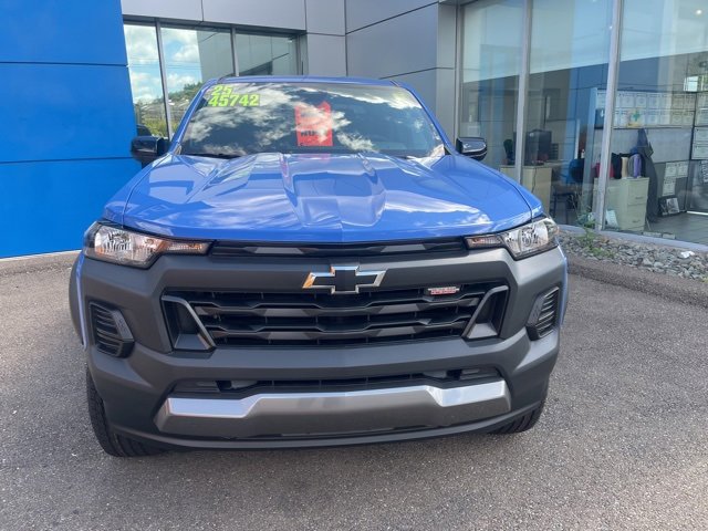 2026 Chevrolet Colorado Trail Boss photo 2
