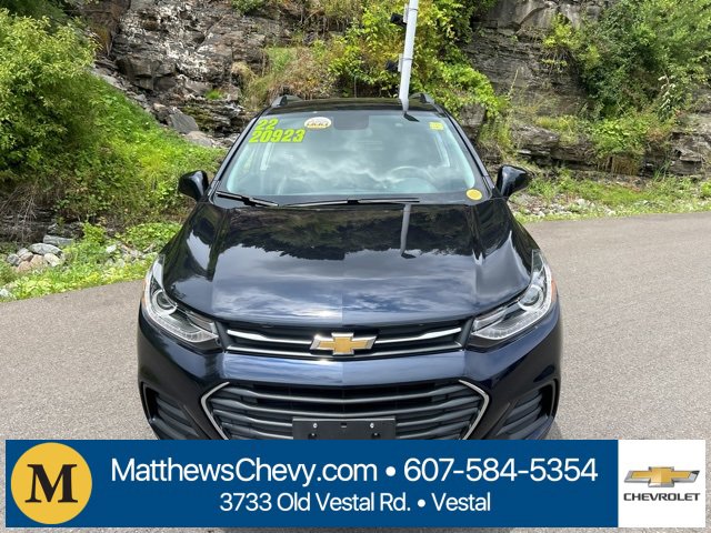 2022 Chevrolet Trax LT photo 2