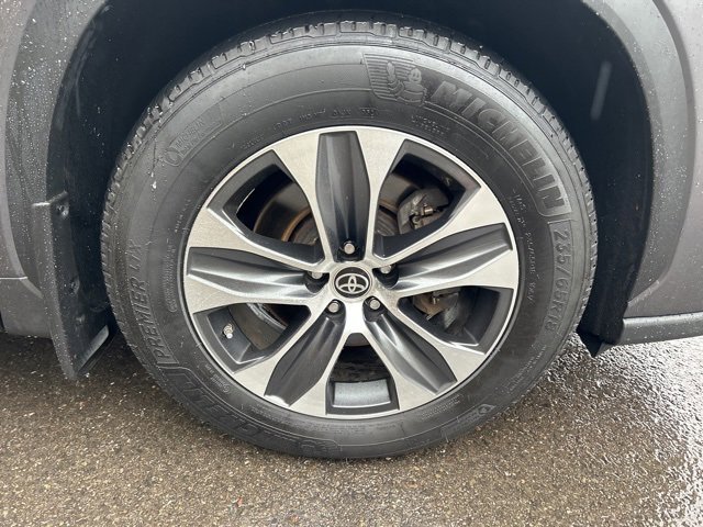 2022 Toyota Highlander XLE photo 4