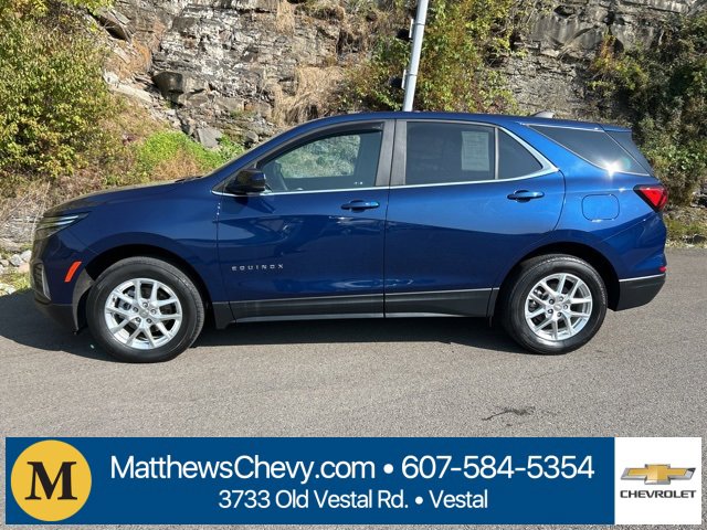 2022 Chevrolet Equinox LT photo 2