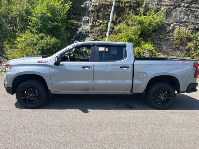 Used 2024 Chevrolet Silverado 1500 LT Trail Boss with VIN 3GCUDFED5RG189211 for sale in Vestal, NY