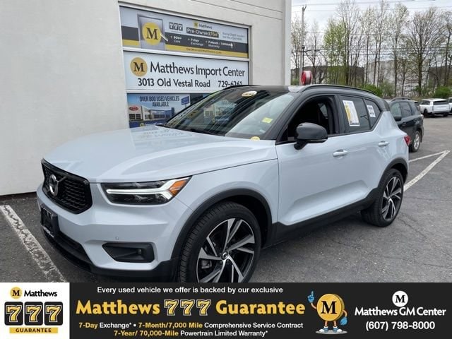 2022 Volvo XC40 T5 R-Design AWD's photo