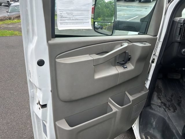 Additional photo of vehicle.