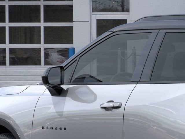 2025 Chevrolet Blazer 2LT - Photo 12