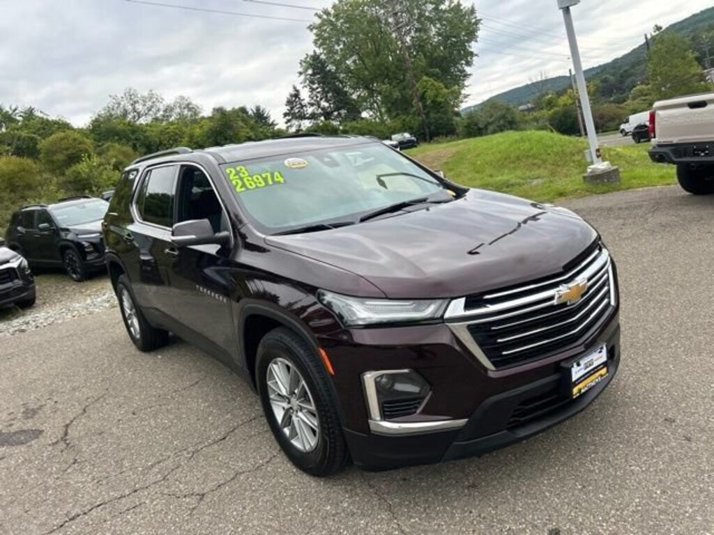 Used 2023 Chevrolet Traverse LT Cloth SUV