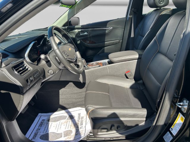 Additional photo of vehicle.