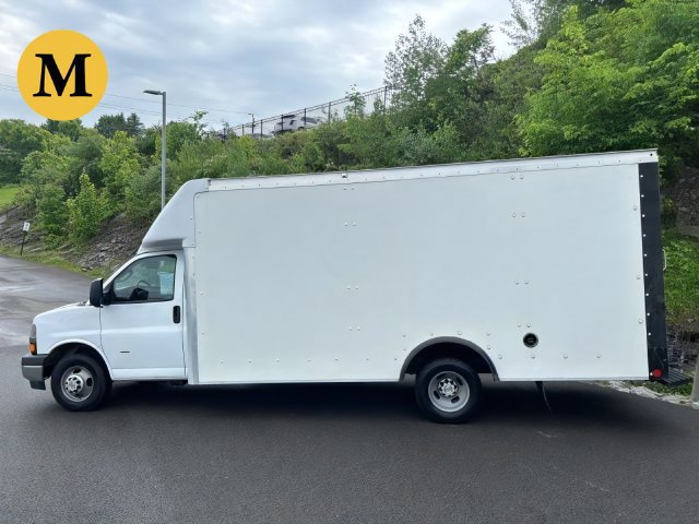 Additional photo of vehicle.