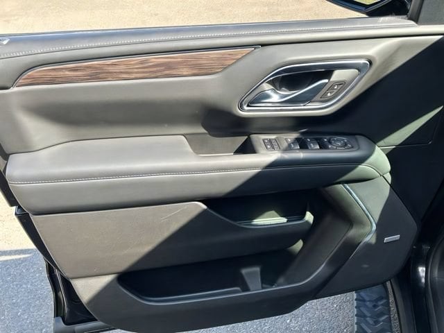 Additional photo of vehicle.