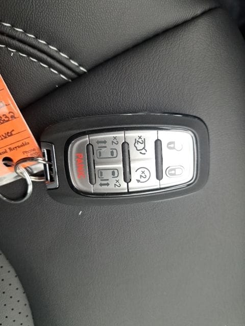 2026 Chrysler Pacifica Select - Photo 26