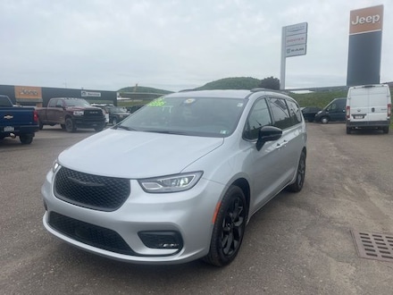2026 Chrysler Pacifica SELECT AWD Passenger Van