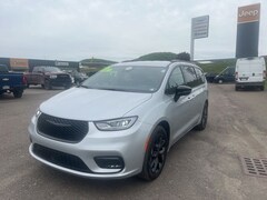 2026 Chrysler Pacifica SELECT AWD Passenger Van