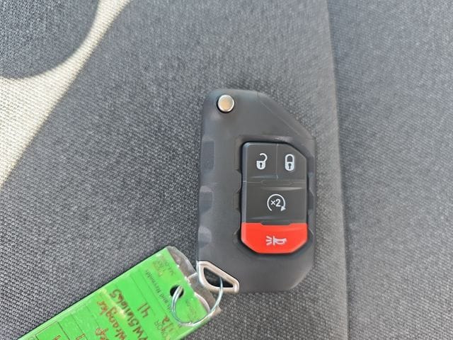 Additional photo of vehicle.