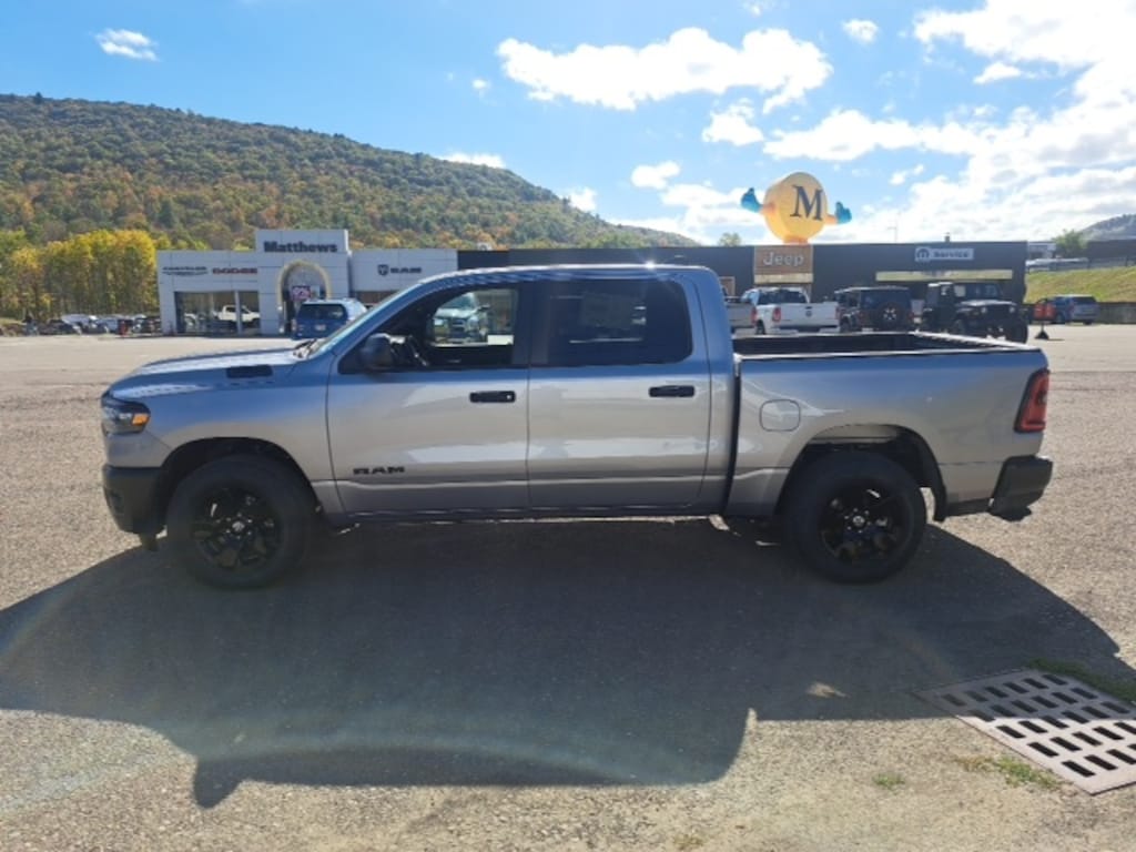 New 2025 Ram 1500 TRADESMAN CREW CAB 4X4 5'7 BOX Pickup