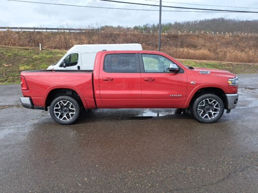 New 2026 Ram 1500 LARAMIE CREW CAB 4X4 5'7 BOX Pickup