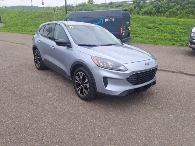 2022 Ford Escape SE Hybrid photo 2
