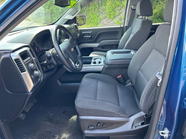 Additional photo of vehicle.
