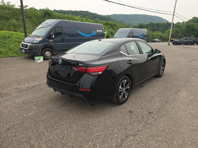 Additional photo of vehicle.
