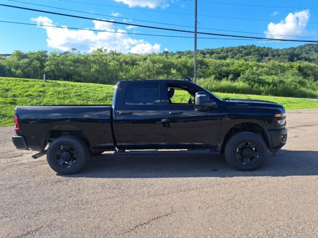 New 2026 Ram 3500 TRADESMAN CREW CAB 4X4 6'4 BOX Pickup