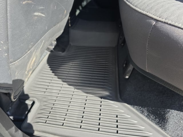 Additional photo of vehicle.