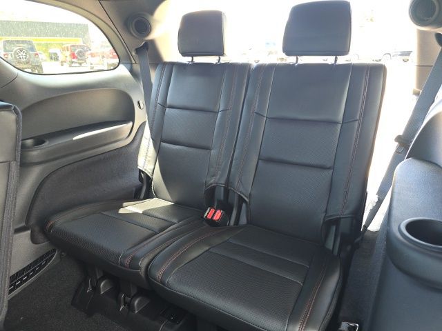 Additional photo of vehicle.