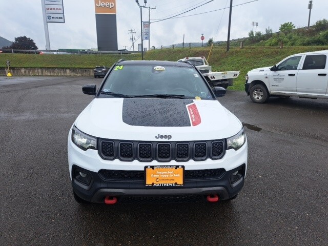 2024 Jeep Compass Trailhawk photo 3