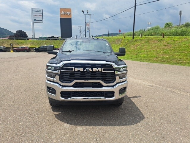 2025 Ram 2500 Tradesman photo 3