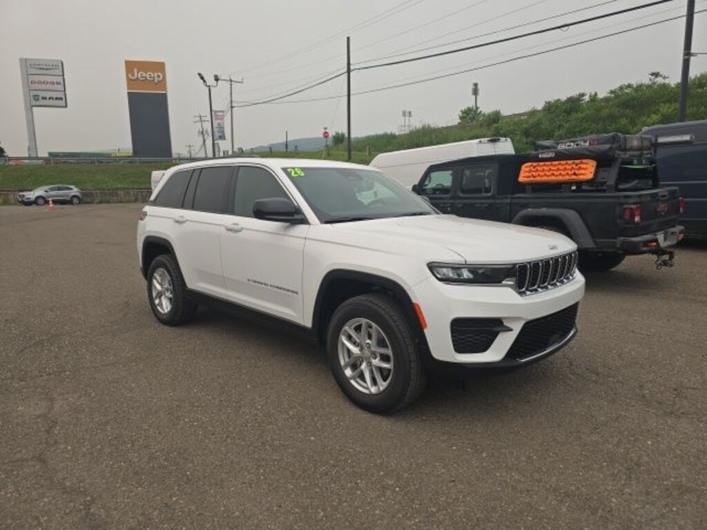 New 2026 Jeep Grand Cherokee LAREDO X 4X4 Sport Utility